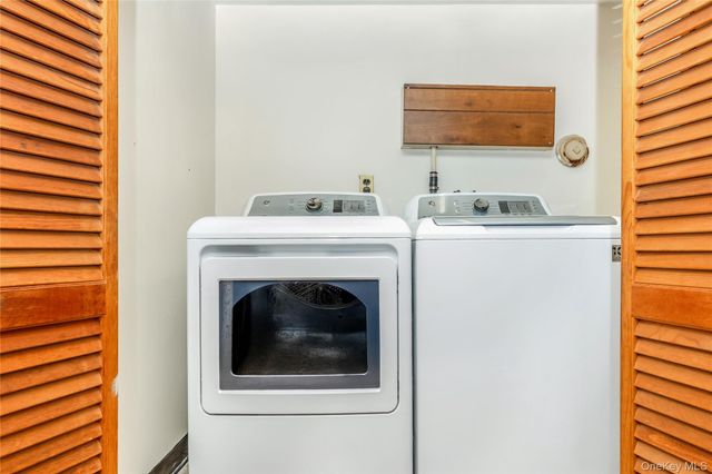 83 Kane Place, North Babylon, NY 11703