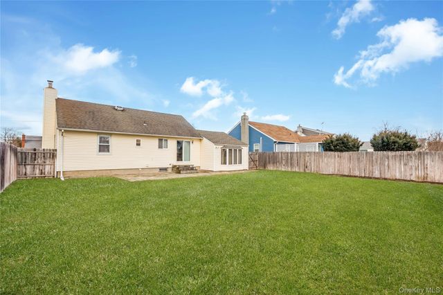 83 Kane Place, North Babylon, NY 11703