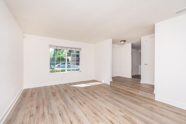 8219 Majestic Oak Way, Citrus Heights, CA 95610