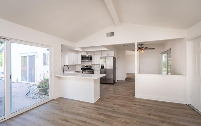 8219 Majestic Oak Way, Citrus Heights, CA 95610