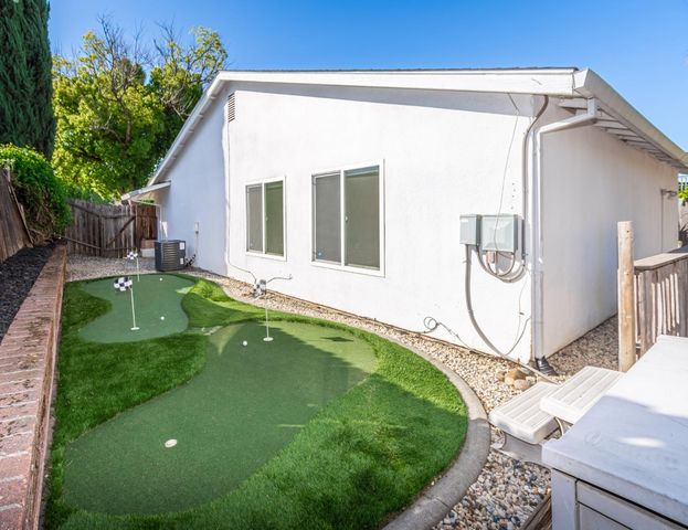 8219 Majestic Oak Way, Citrus Heights, CA 95610