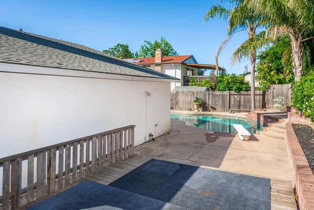 8219 Majestic Oak Way, Citrus Heights, CA 95610