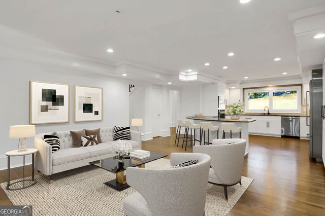 1092 Norwich Circle NE, Atlanta, GA 30324