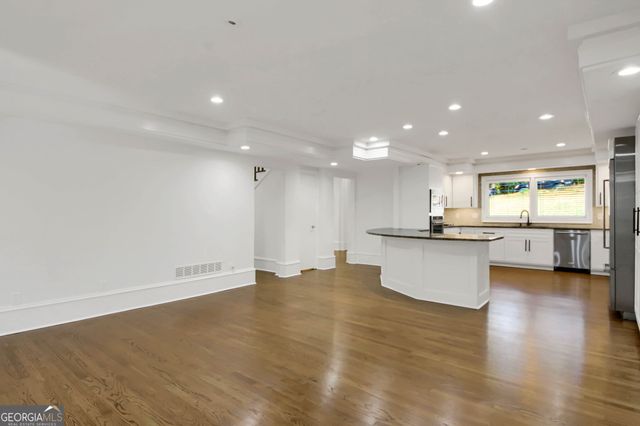 1092 Norwich Circle NE, Atlanta, GA 30324