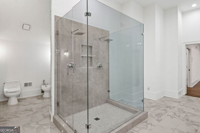 1092 Norwich Circle NE, Atlanta, GA 30324