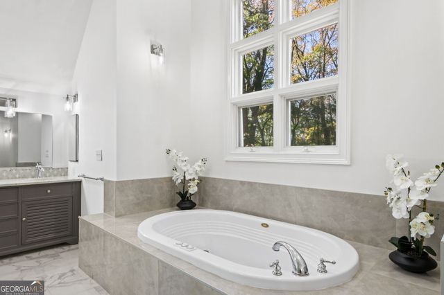 1092 Norwich Circle NE, Atlanta, GA 30324