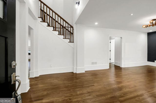 1092 Norwich Circle NE, Atlanta, GA 30324