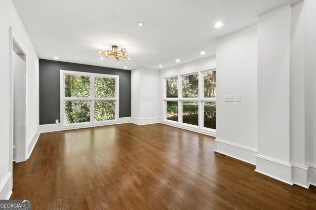 1092 Norwich Circle NE, Atlanta, GA 30324