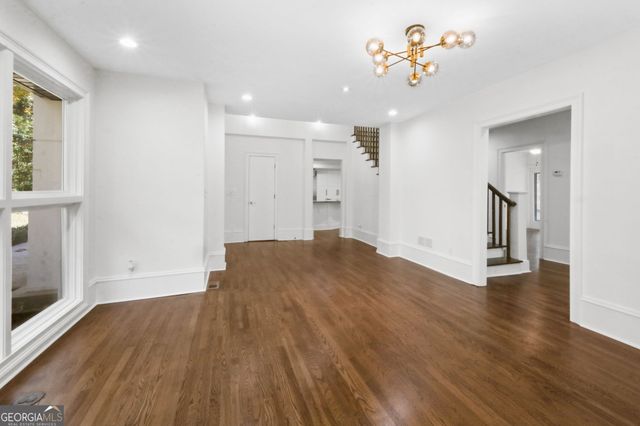 1092 Norwich Circle NE, Atlanta, GA 30324