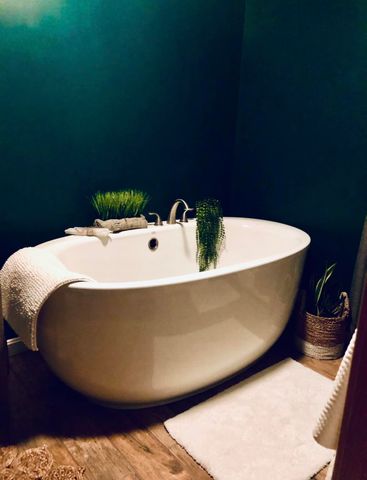 2170 Wildlife Road, Hartford, VT 05001