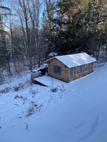 2170 Wildlife Road, Hartford, VT 05001