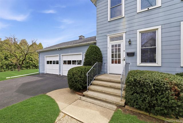 51 Mulberry Street, Rhinebeck, NY 12572