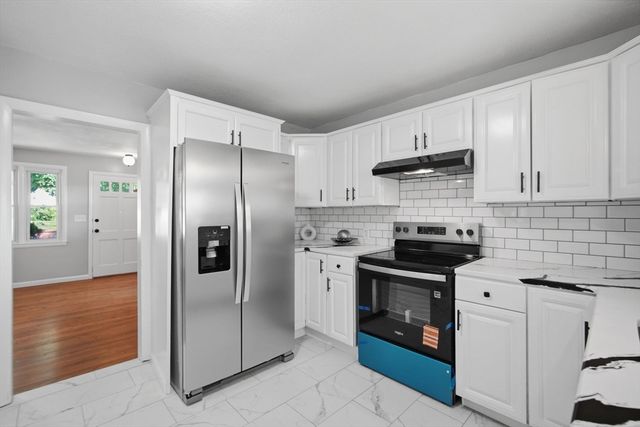 218 Maple St, East Longmeadow, MA 01106