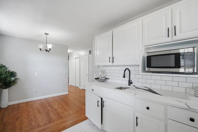 218 Maple St, East Longmeadow, MA 01106