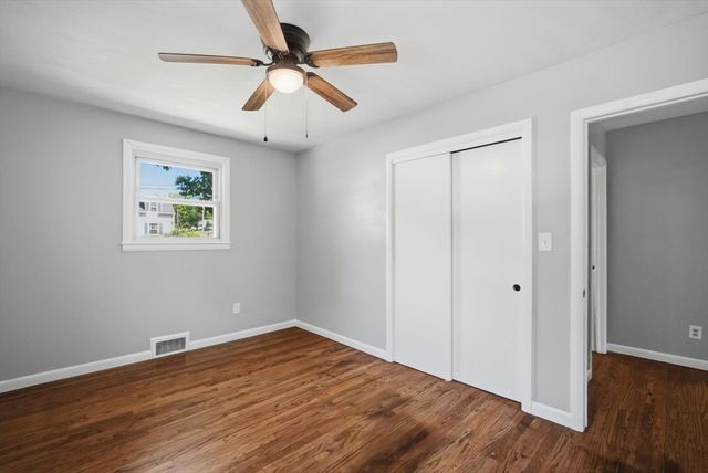 218 Maple St, East Longmeadow, MA 01106