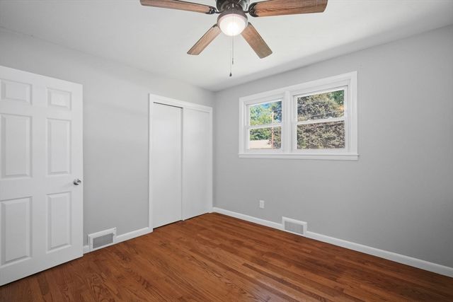 218 Maple St, East Longmeadow, MA 01106