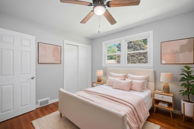 218 Maple St, East Longmeadow, MA 01106