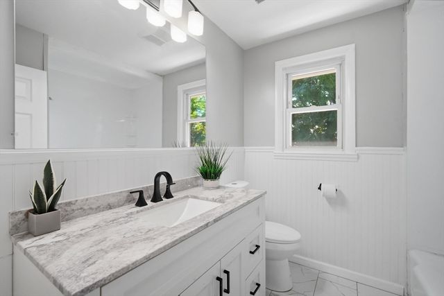 218 Maple St, East Longmeadow, MA 01106