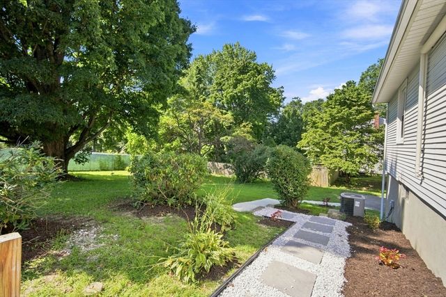 218 Maple St, East Longmeadow, MA 01106
