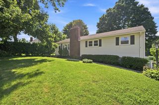 218 Maple St, East Longmeadow, MA 01106