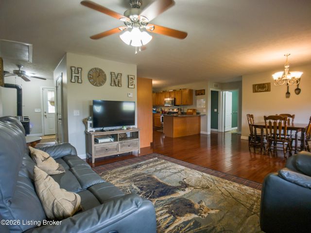 1189 Little Clifty Rd, Big Clifty, KY 42712