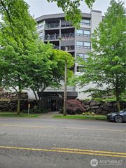 5000 California Avenue SW #406, Seattle, WA 98136