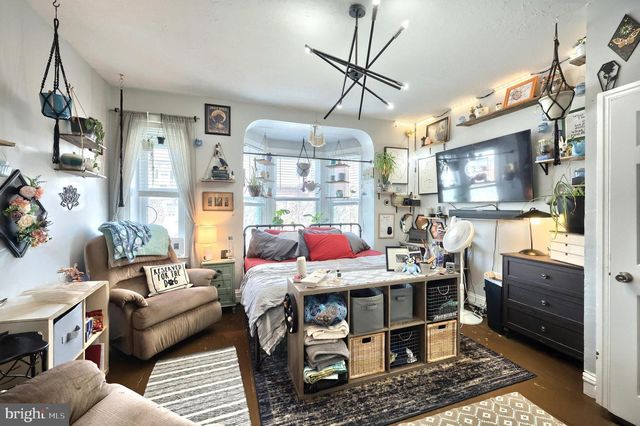 716 W PHILADELPHIA ST, York, PA 17401