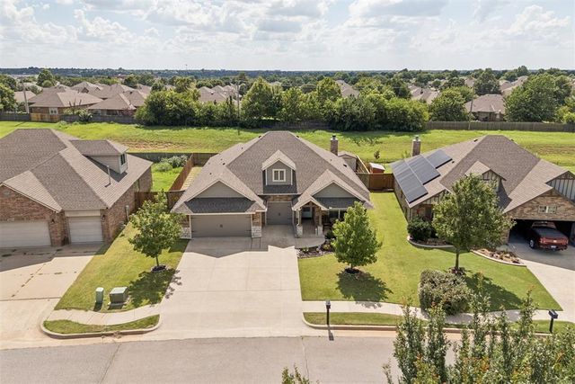 2725 Sunflower Drive, Edmond, OK 73013