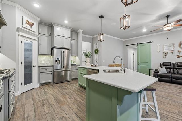 2725 Sunflower Drive, Edmond, OK 73013