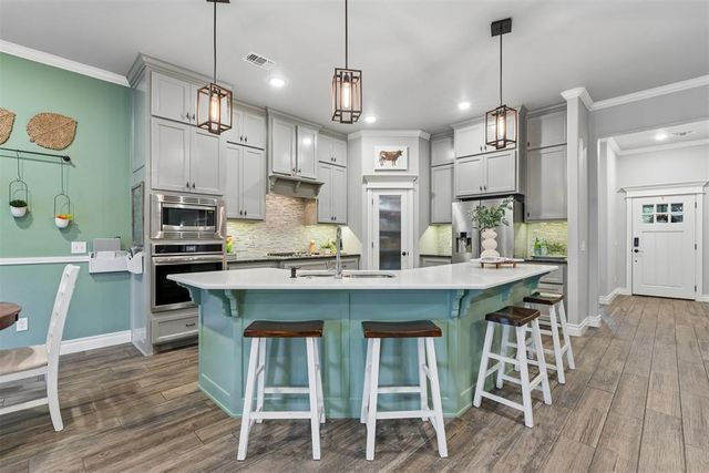 2725 Sunflower Drive, Edmond, OK 73013