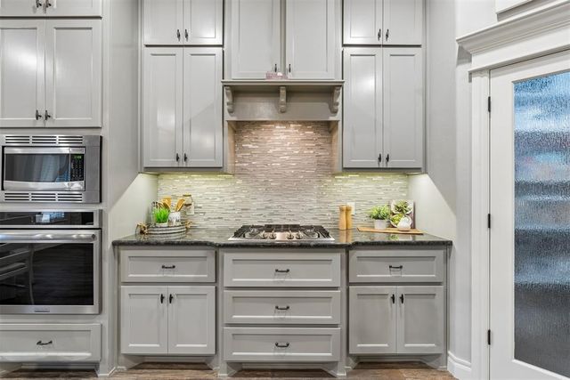 2725 Sunflower Drive, Edmond, OK 73013