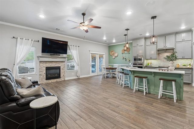 2725 Sunflower Drive, Edmond, OK 73013
