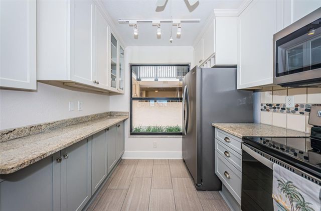 6145 SUN BOULEVARD 107, St Petersburg, FL 33715