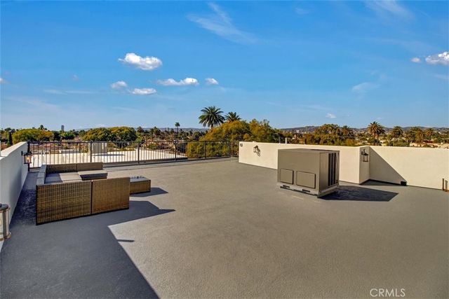 3018 west Boulevard, Los Angeles, CA 90016