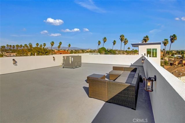 3018 west Boulevard, Los Angeles, CA 90016