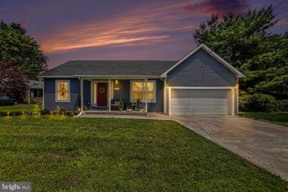 301 W MYRTLE ST, Littlestown, PA 17340
