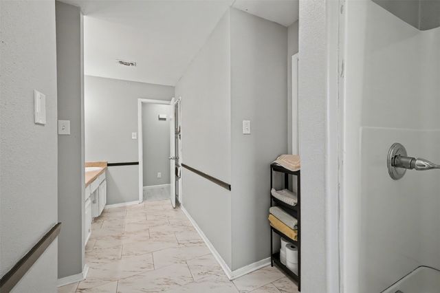 2002 Cottie Lane, Arlington, TX 76010