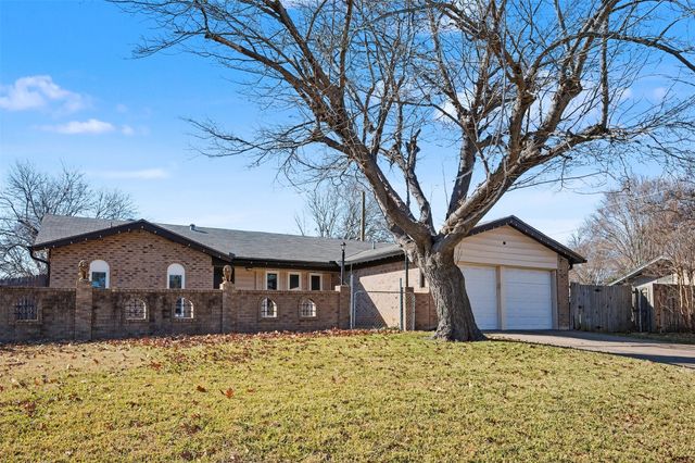 2002 Cottie Lane, Arlington, TX 76010