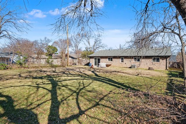 2002 Cottie Lane, Arlington, TX 76010