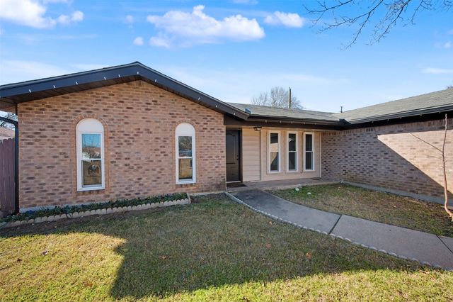 2002 Cottie Lane, Arlington, TX 76010