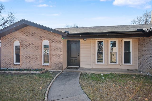 2002 Cottie Lane, Arlington, TX 76010