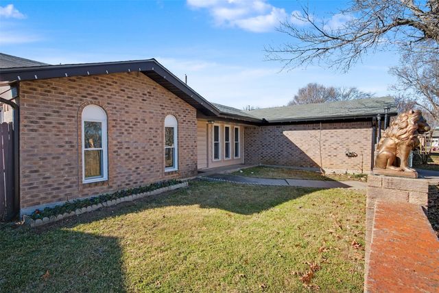 2002 Cottie Lane, Arlington, TX 76010