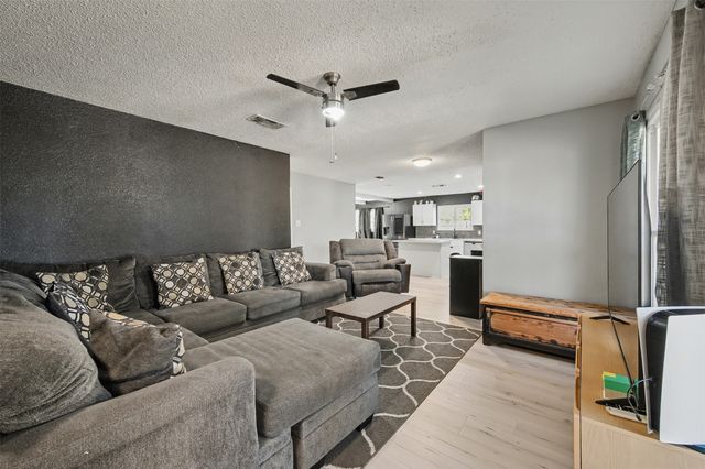 2002 Cottie Lane, Arlington, TX 76010