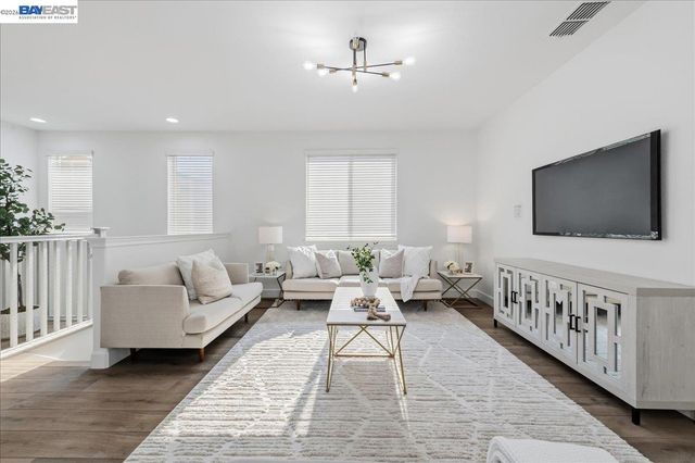 3135 Central Pkwy, Dublin, CA 94568