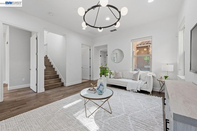 3135 Central Pkwy, Dublin, CA 94568