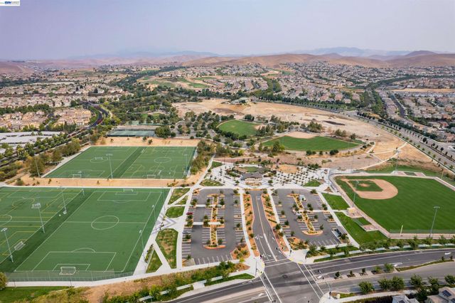 3135 Central Pkwy, Dublin, CA 94568