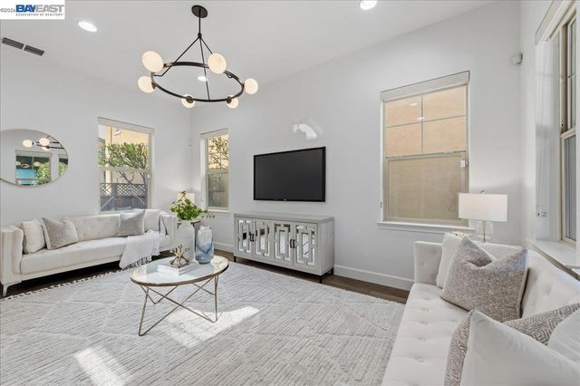 3135 Central Pkwy, Dublin, CA 94568