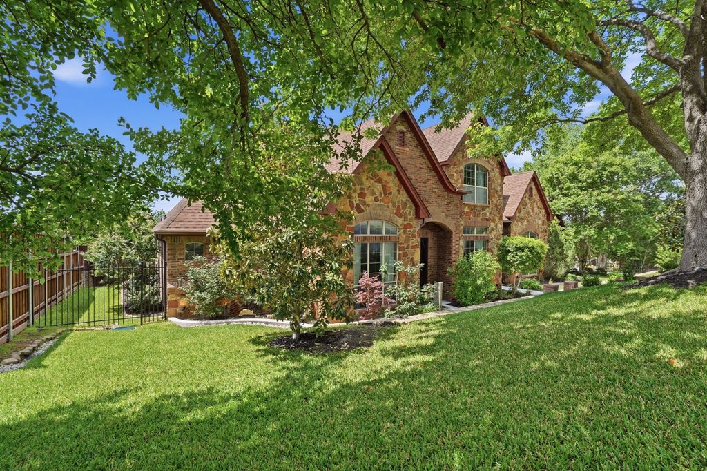 700 Briar Ridge Drive, Keller, TX 76248