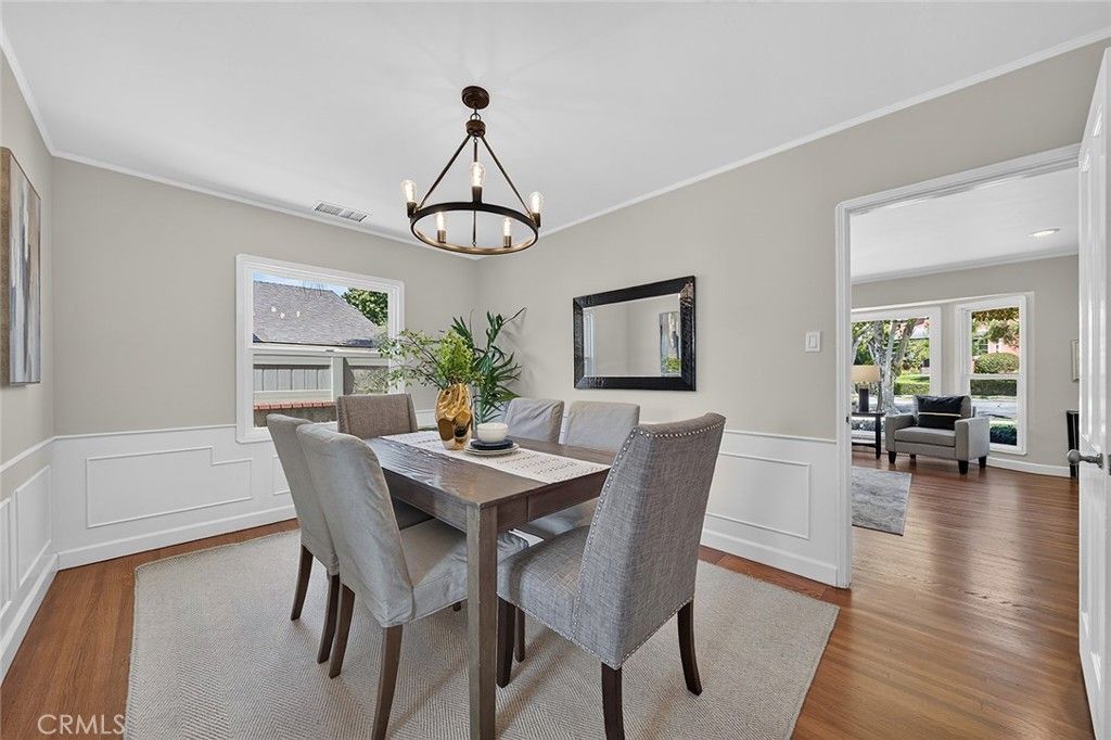 Image 14 of property listing at 735 Los Altos Avenue, Long Beach, CA 90804