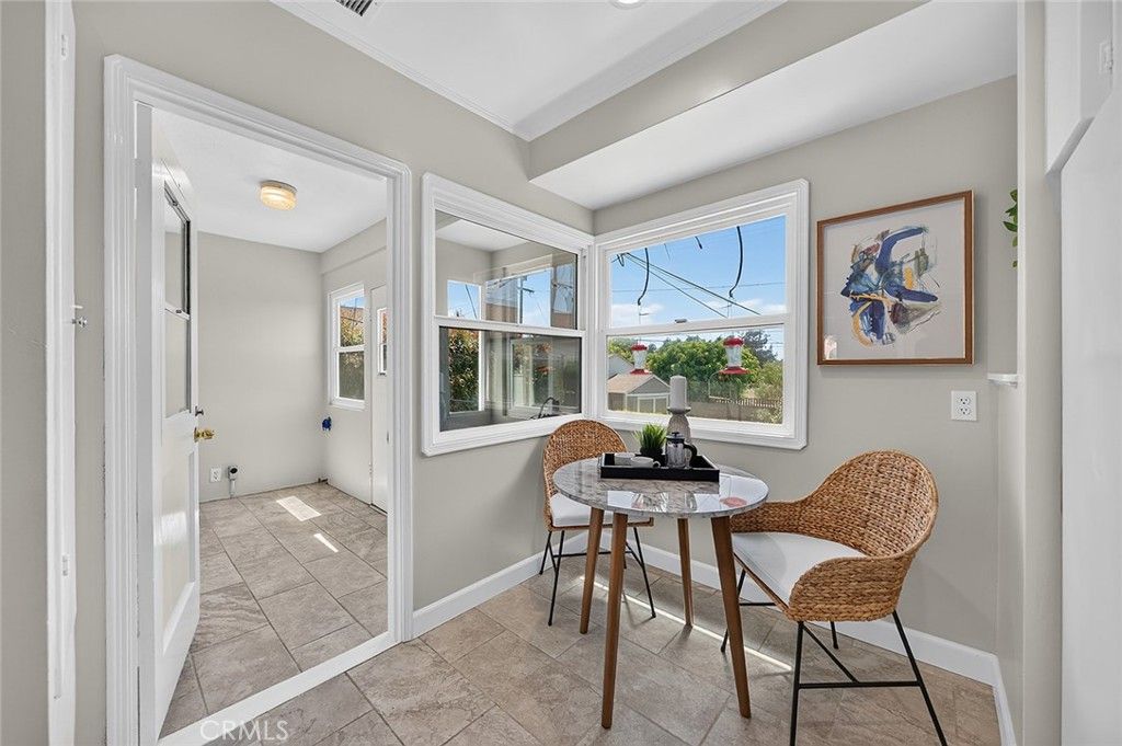 Image 17 of property listing at 735 Los Altos Avenue, Long Beach, CA 90804